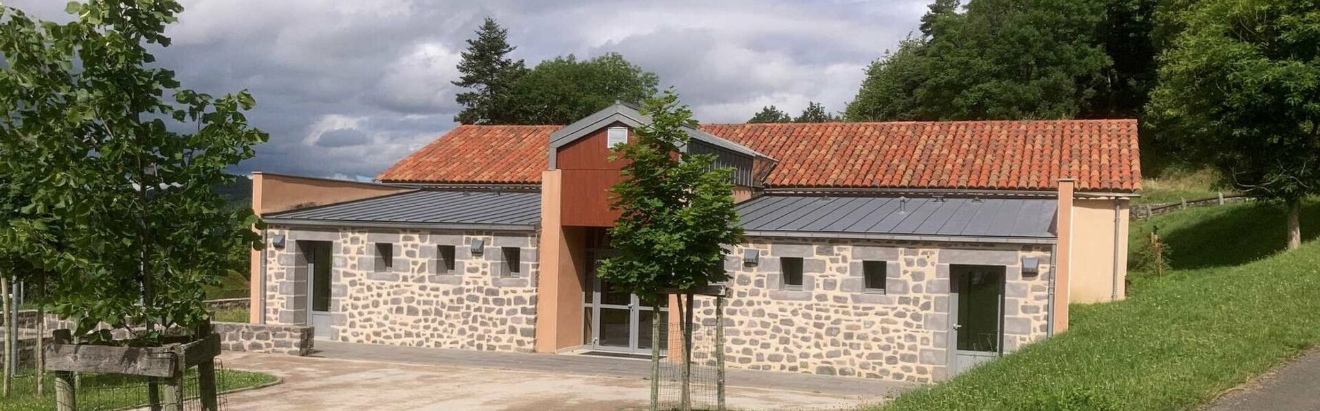 Mairie Commune Andelat Cantal Auvergne